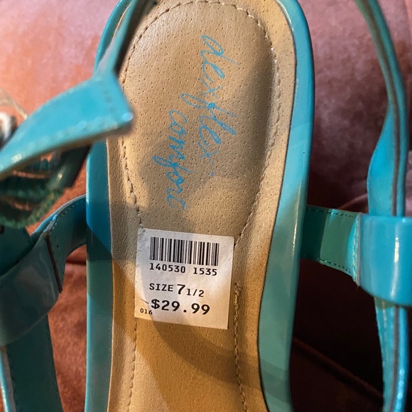 Sandals - Picture 5 of 6